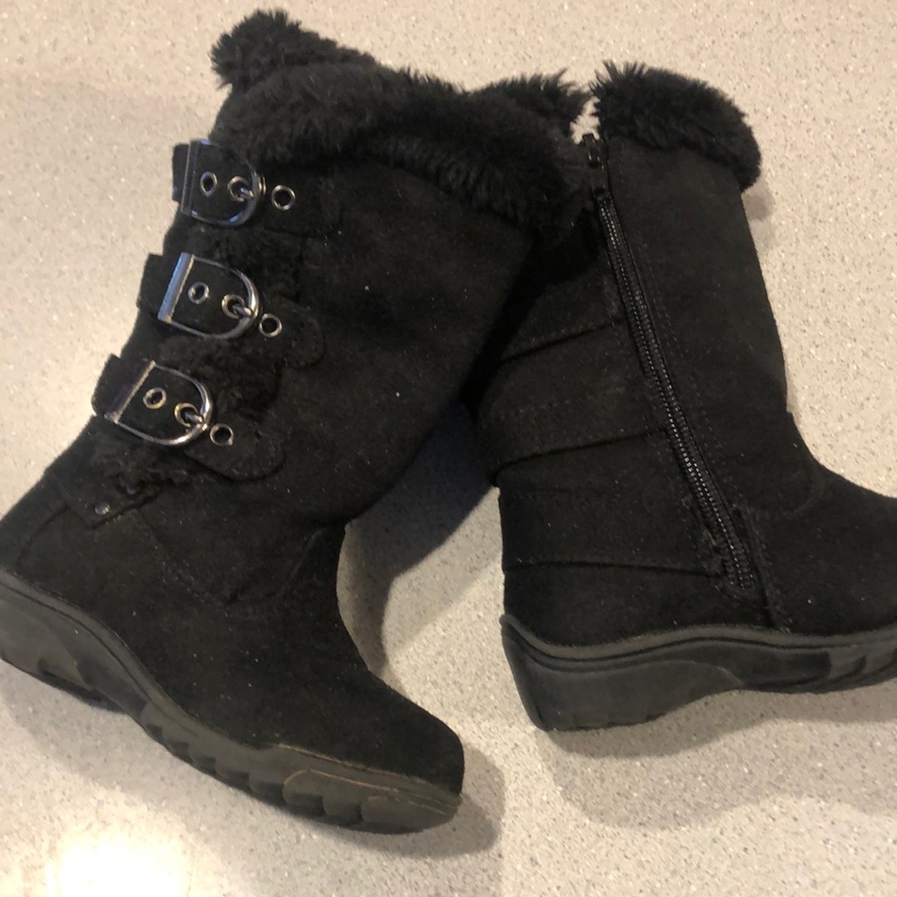 Shoe-show size 6M Toddler Girl Black Side Zip Boots.